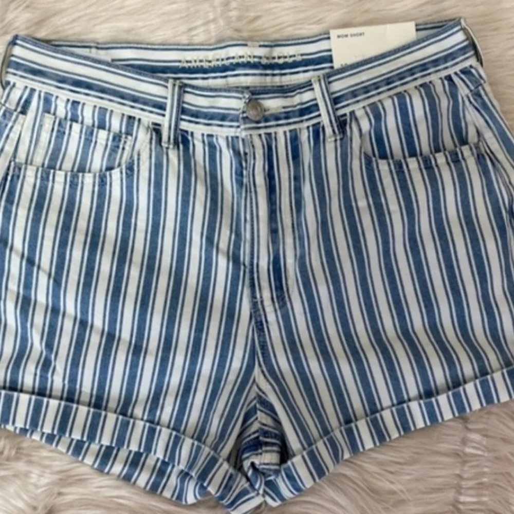 Mom Shorts - Picture 2 of 3